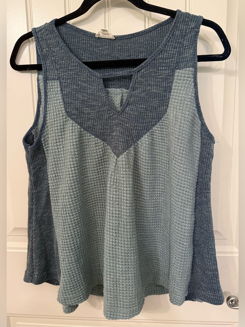 POL Two-Tone Blue Textured Sleeveless Tank